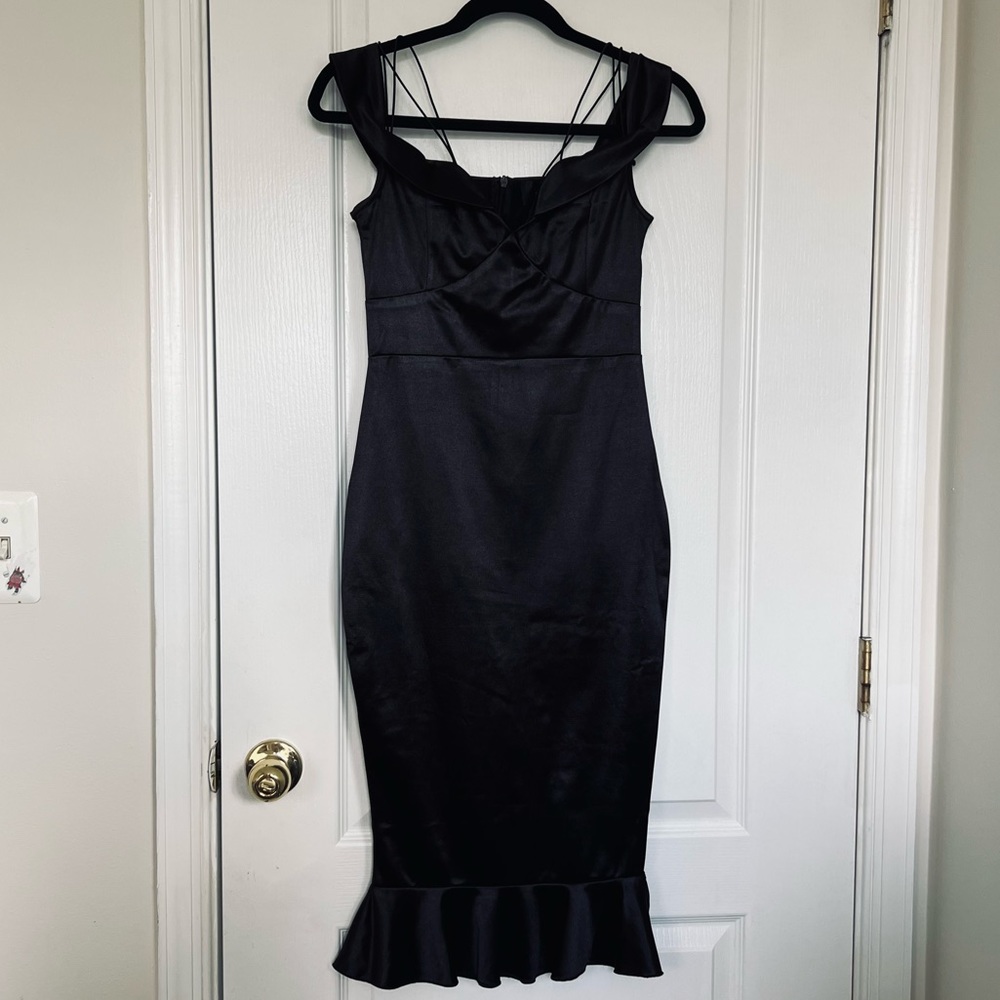 NWOT AX Paris satin one shoulder cut out maxi dress in black - Picture 6 of 13